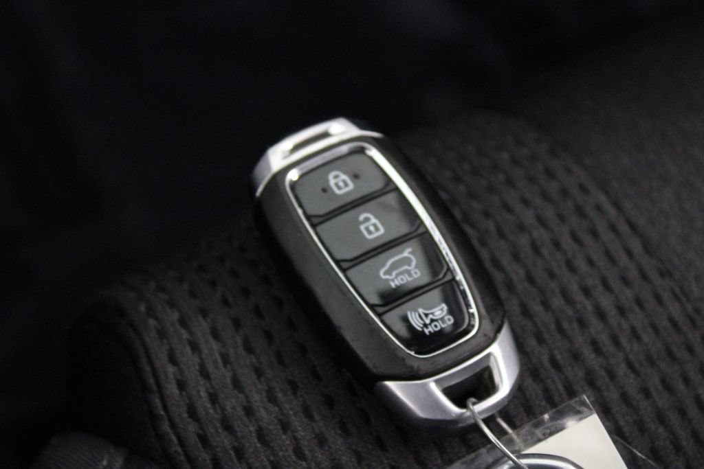 Used 2019 Hyundai Santa Fe SEL FWD image 28