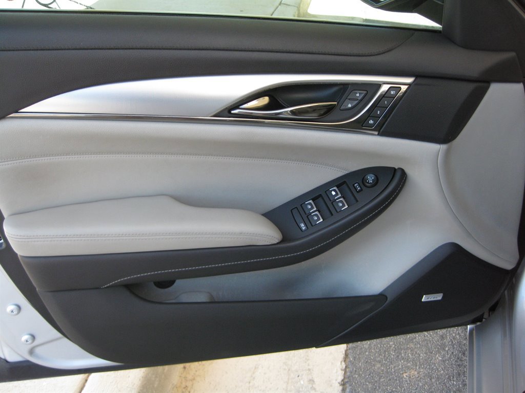 Used 2018 Cadillac CTS Luxury RWD image 10