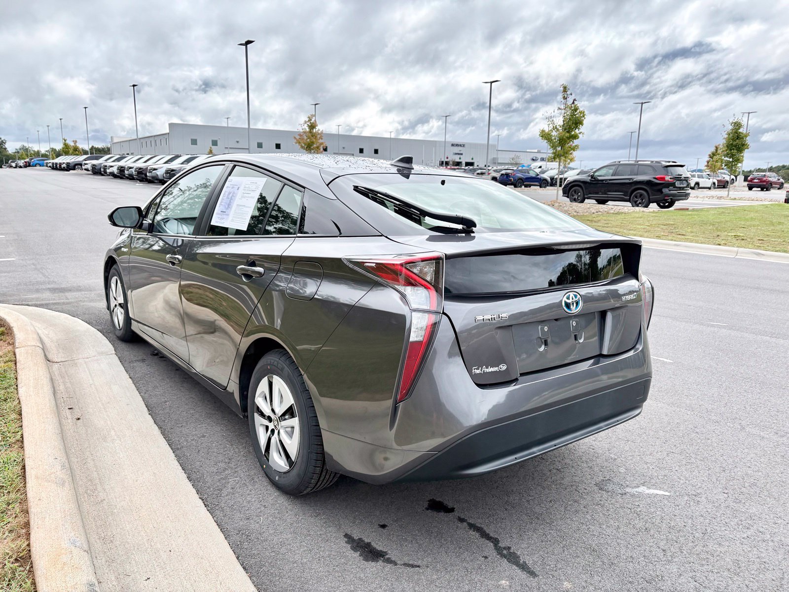 Used 2017 Toyota Prius Four w/ Advanced Technology Package FWD image 6