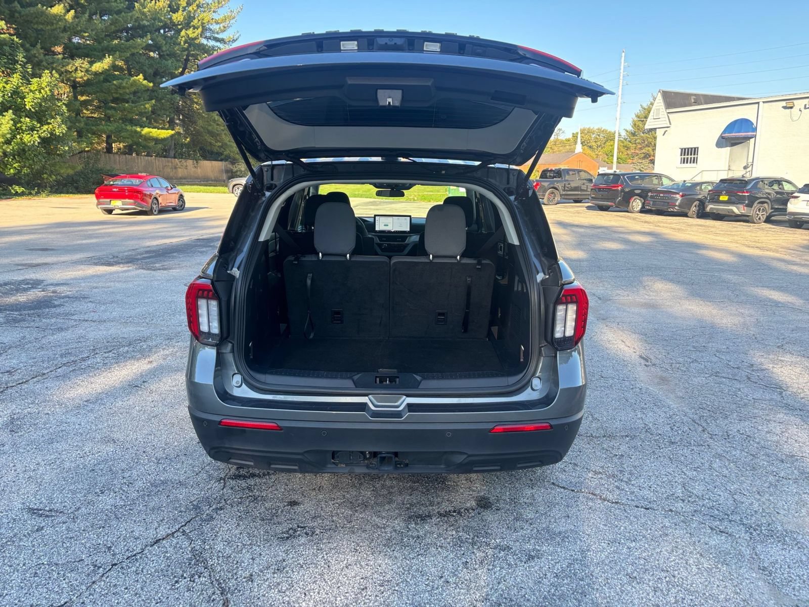 Used 2026 Ford Explorer Active AWD/4WD image 29