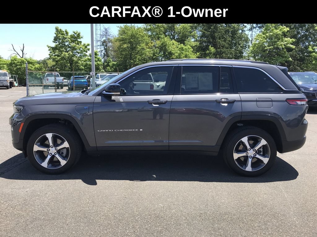 Used 2022 Jeep Grand Cherokee Limited 4xe w/ Luxury Tech Group II AWD/4WD image 2