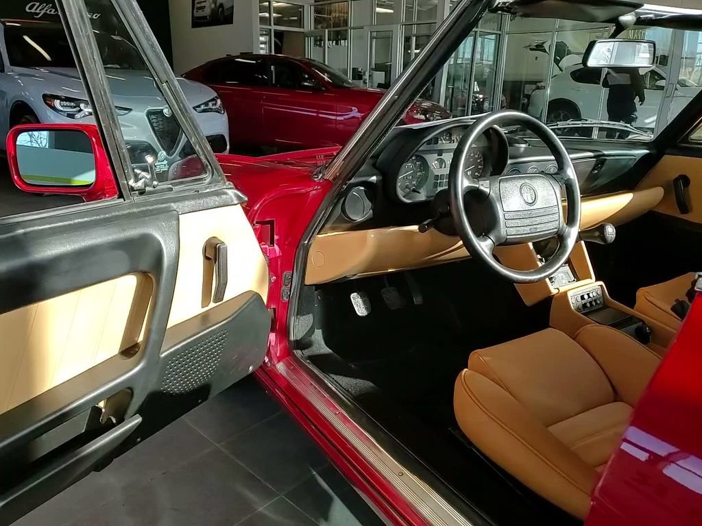 Used 1991 Alfa Romeo Spider Veloce RWD image 15