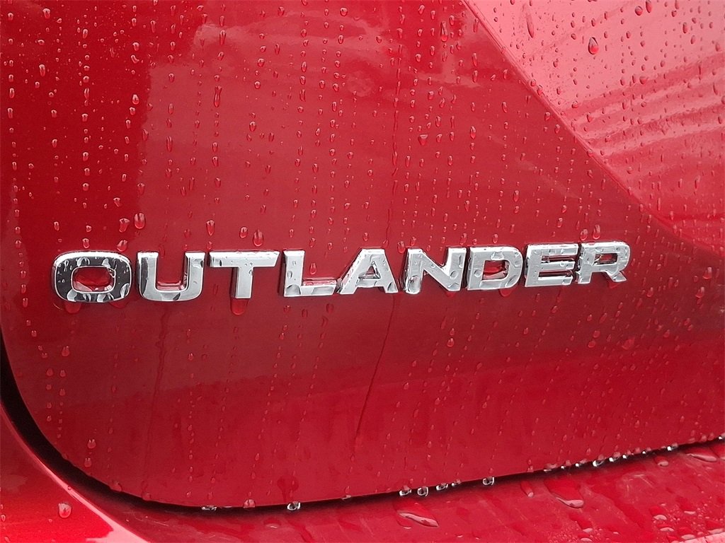 New 2026 Mitsubishi Outlander ES image 14