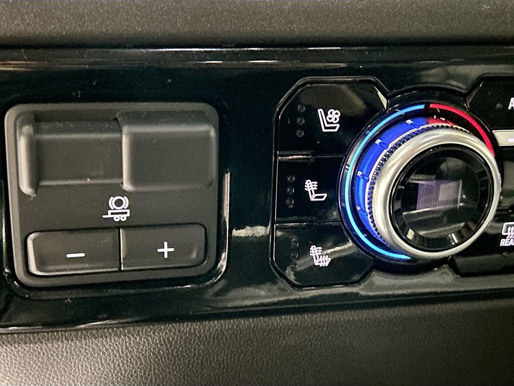 Used 2025 GMC Sierra 2500 SLT w/ SLT Premium Package image 22