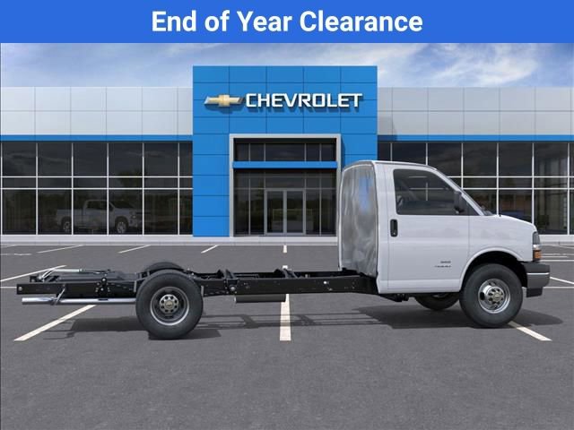 New 2025 Chevrolet Express 4500 w/ Power Convenience Package image 5