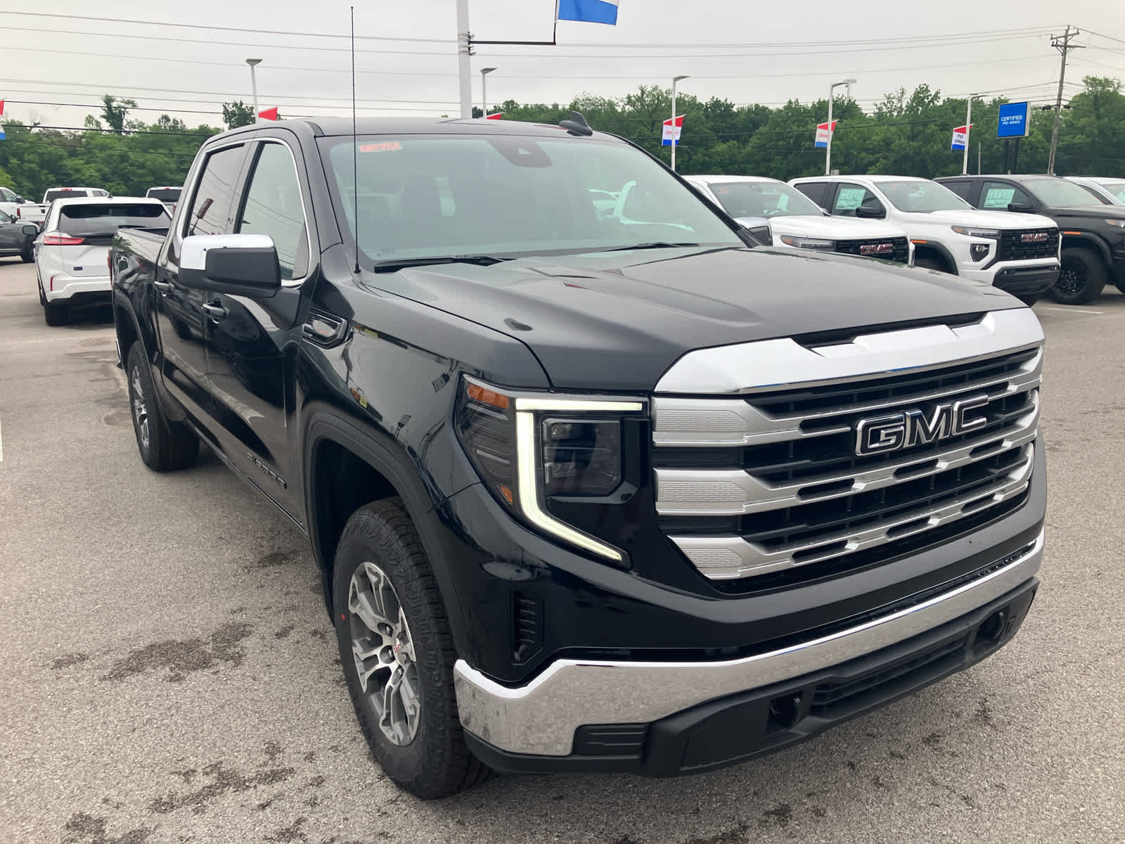 New 2026 GMC Sierra 1500 SLE w/ X31 Off-Road Package AWD/4WD image 1