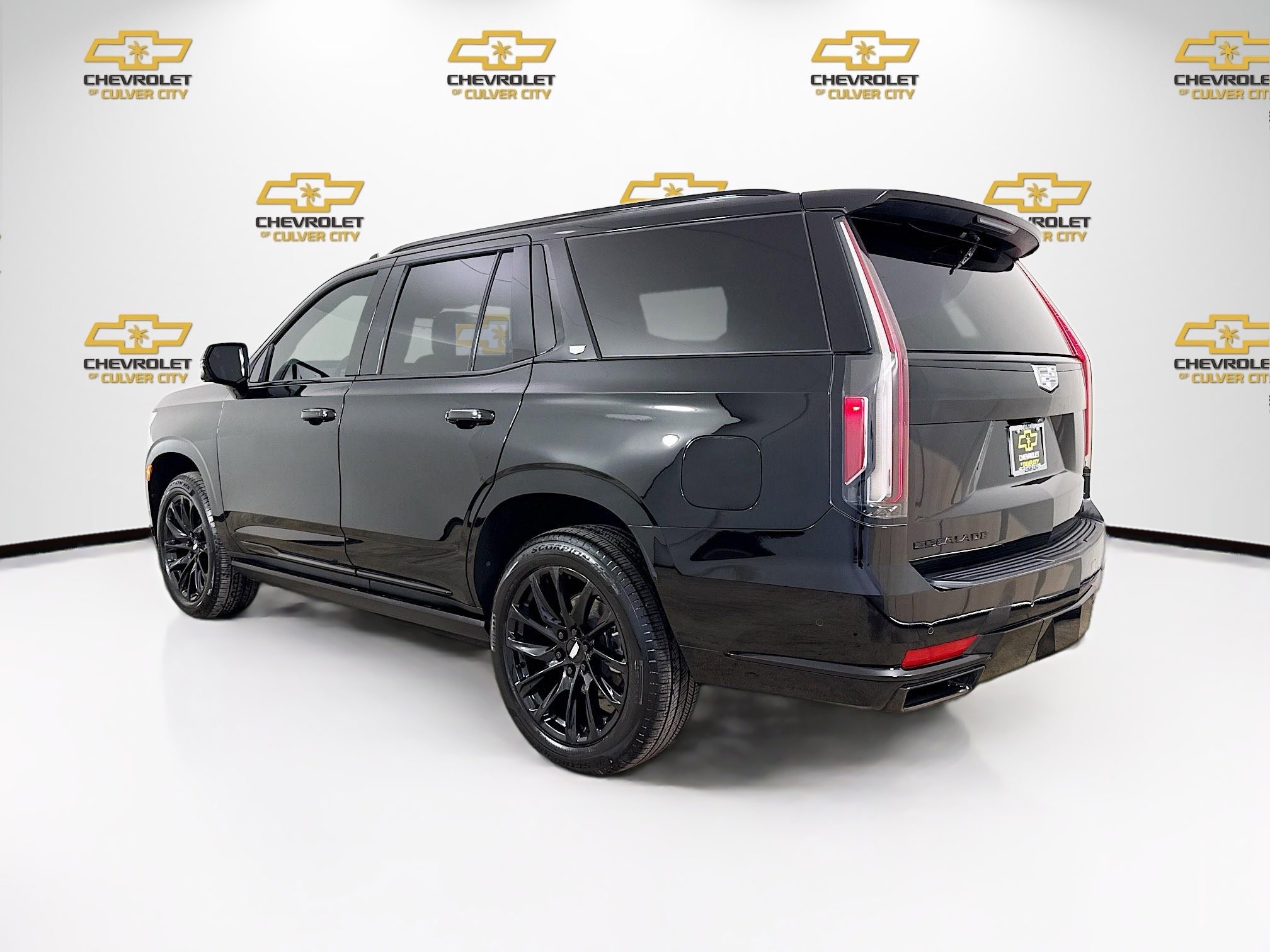 Used 2023 Cadillac Escalade Sport Platinum w/ LPO, ONYX Package AWD/4WD image 5