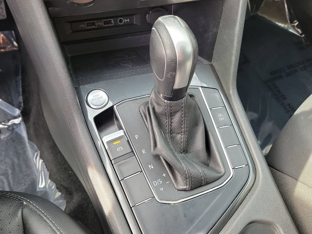 Used 2020 Volkswagen Tiguan SE image 33