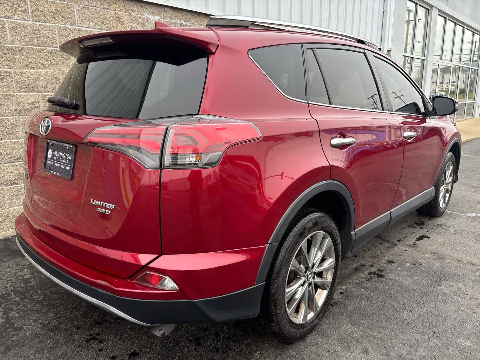Used 2018 Toyota RAV4 Limited image 3