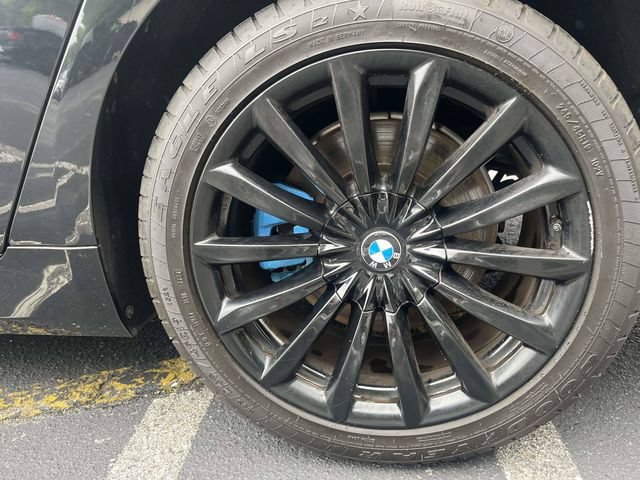Used 2021 BMW 740i w/ Premium Package RWD image 11