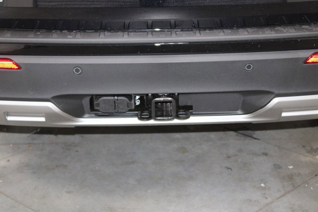 New 2026 Ford Explorer Active RWD image 8