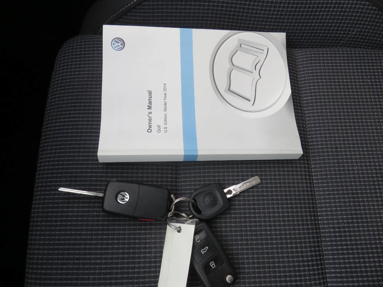 Used 2014 Volkswagen Golf 4-Door image 33