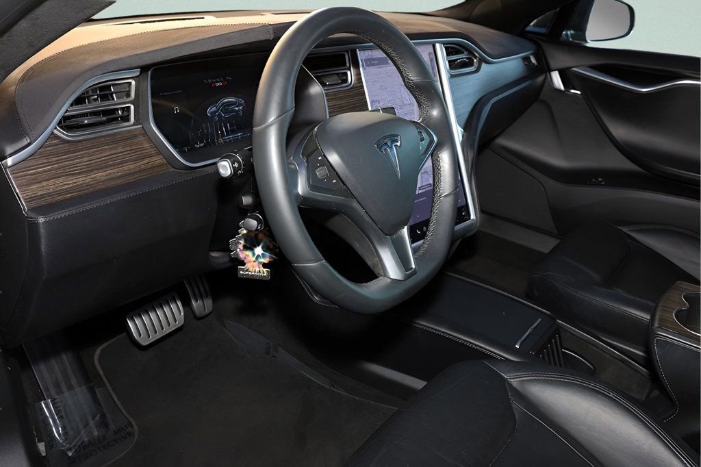 Used 2016 Tesla Model S P90D image 16