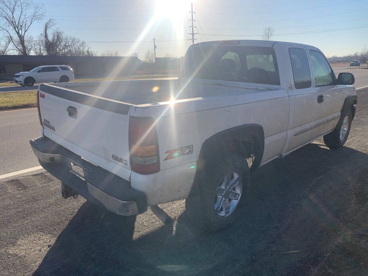 Used 2003 GMC Sierra 1500 SLE w/ Off-Road Package AWD/4WD image 5