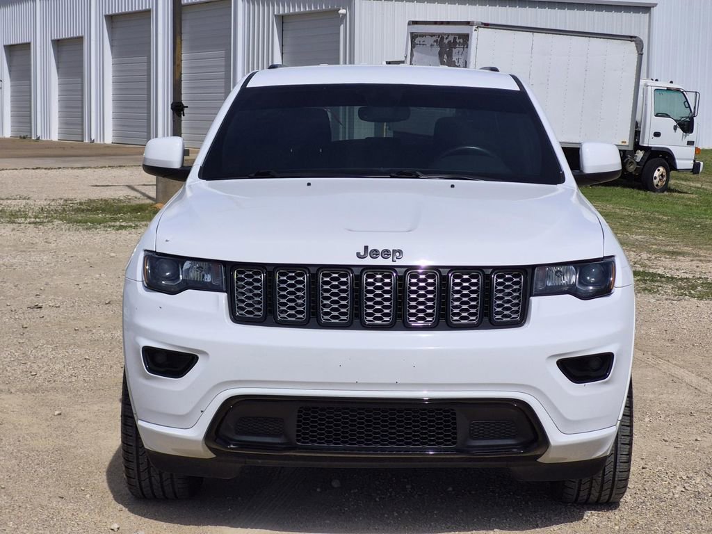 Used 2019 Jeep Grand Cherokee Altitude RWD image 3