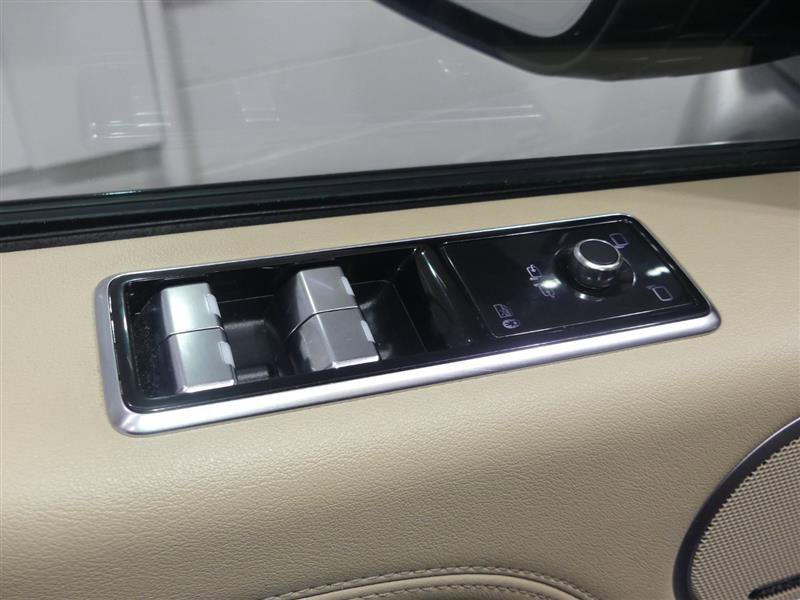 Used 2018 Land Rover Range Rover HSE image 20