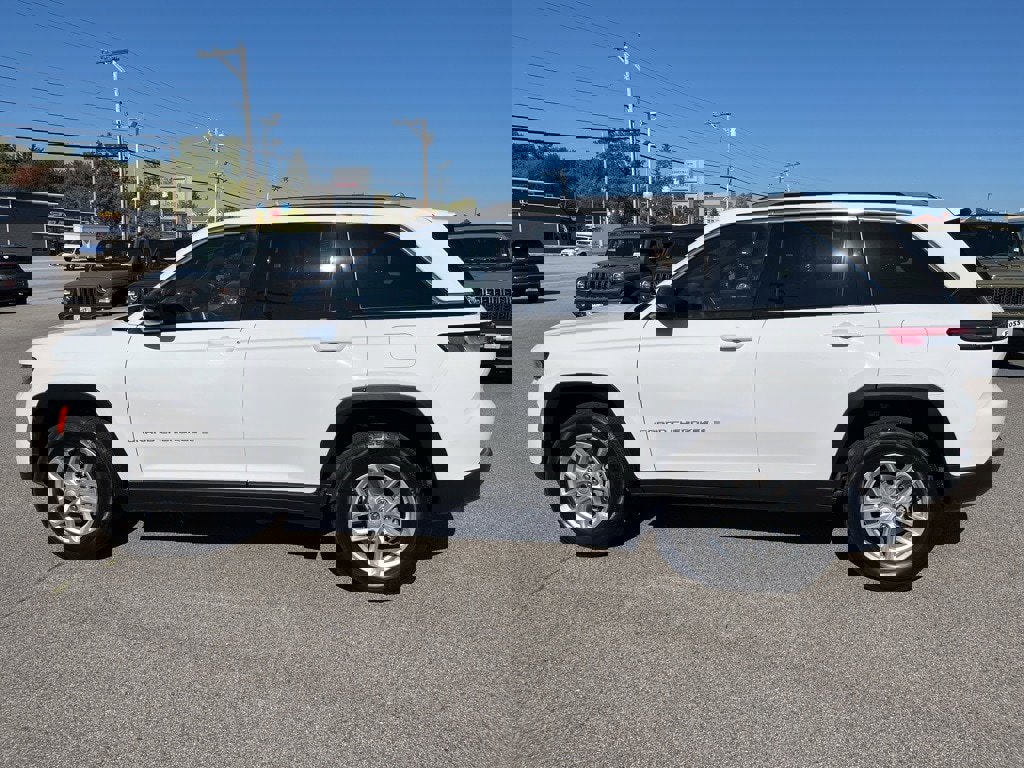 New 2025 Jeep Grand Cherokee image 4