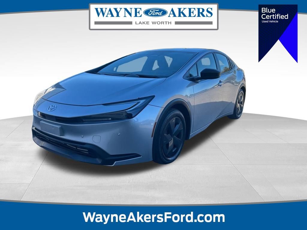Used 2024 Toyota Prius LE image 1