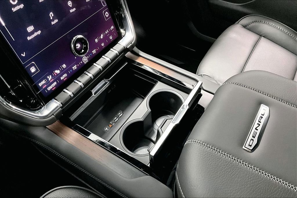 New 2026 GMC Yukon Denali w/ Denali Reserve Package AWD/4WD image 21