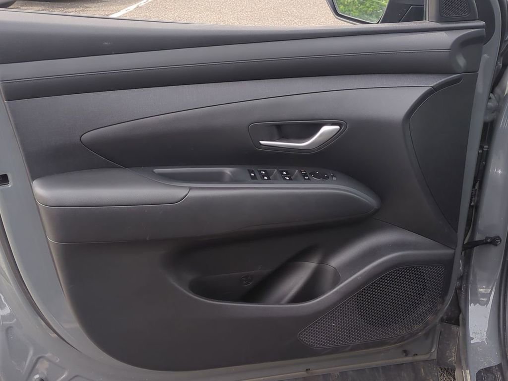 Certified 2025 Hyundai Tucson SEL AWD/4WD image 10