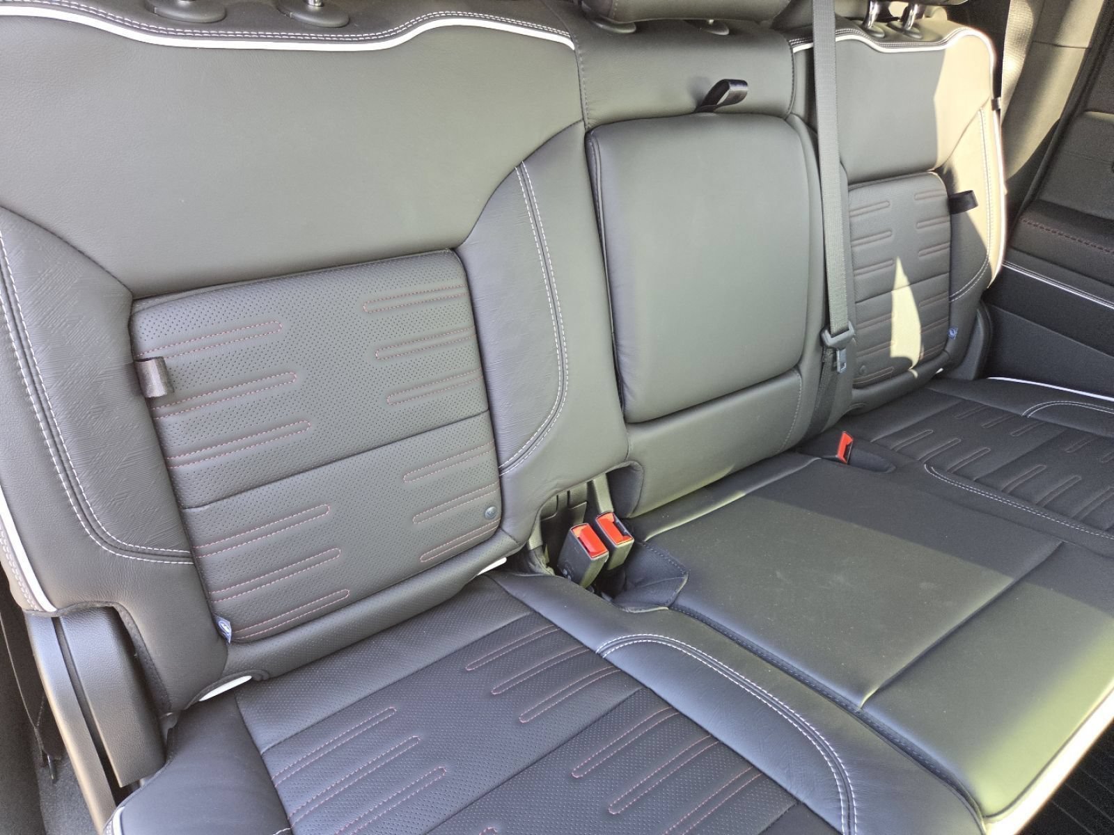 Used 2025 GMC Sierra 2500 AT4X AWD/4WD image 29