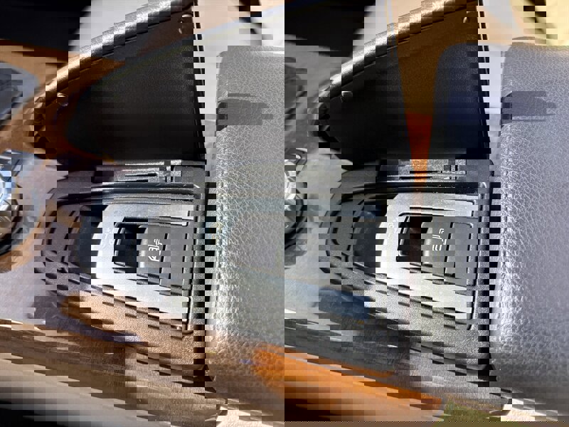 Used 2015 Mercedes-Benz SLK 250 w/ Premium Package image 12