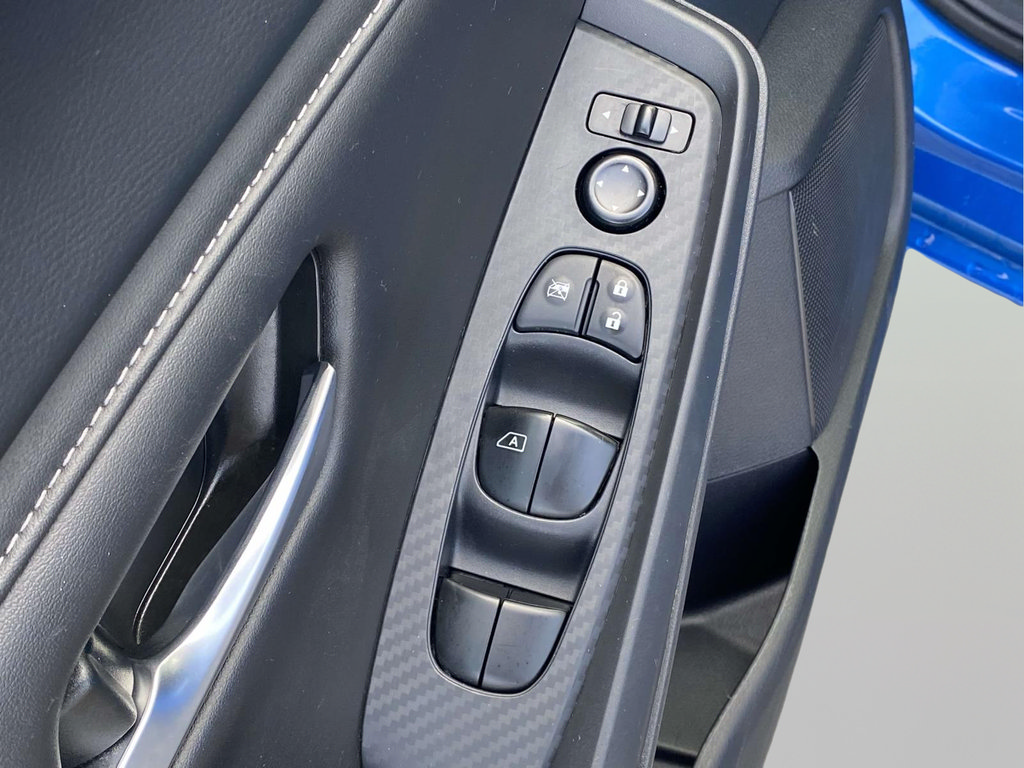 Used 2025 Nissan Sentra SV FWD image 17