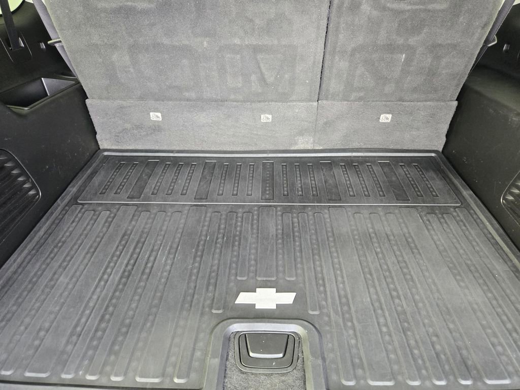 Used 2019 Chevrolet Suburban Premier image 35