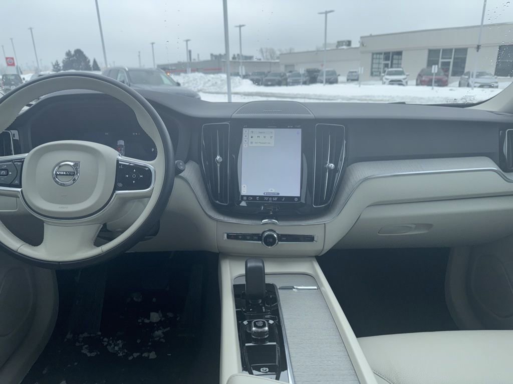 Certified 2023 Volvo XC60 B5 Plus w/ Climate Package image 18