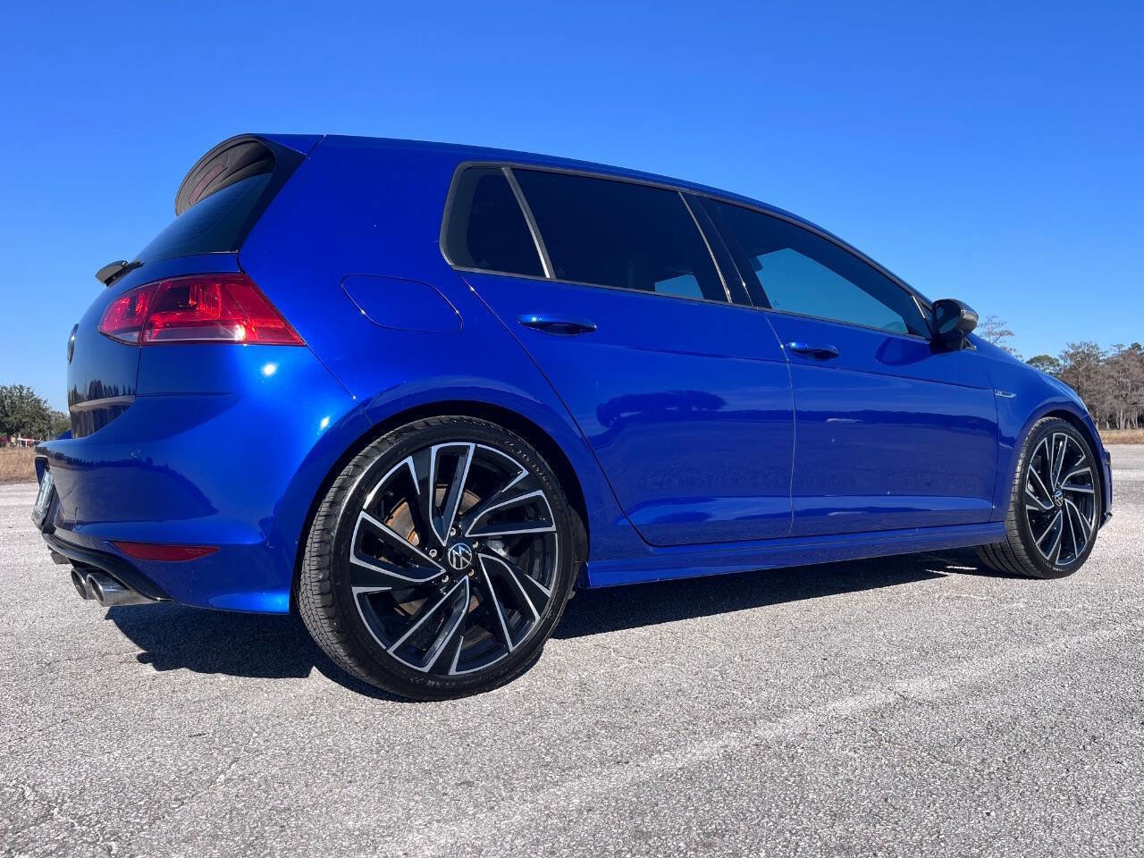 Used 2015 Volkswagen Golf R 4-Door image 10