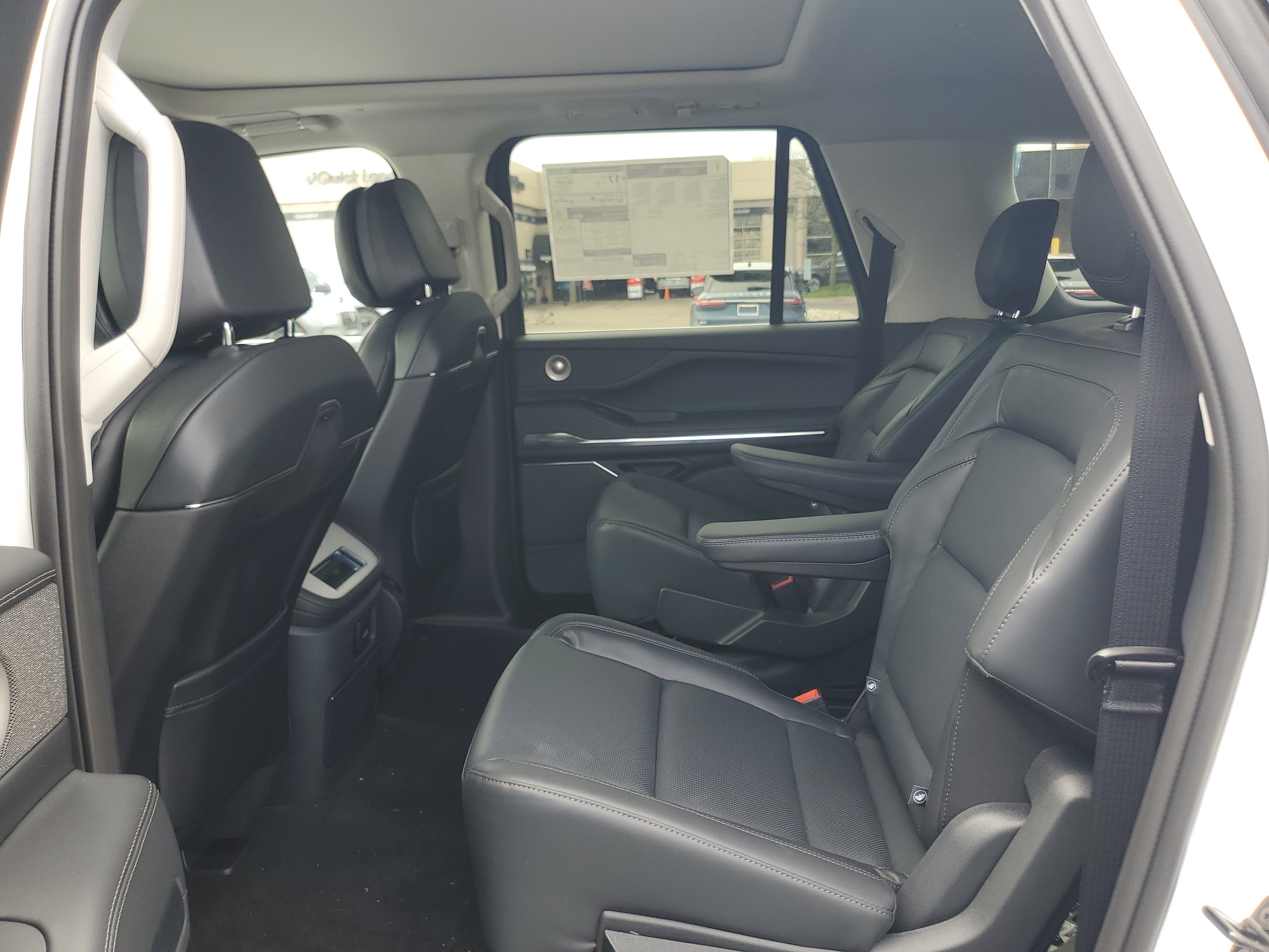 New 2025 Lincoln Navigator L Reserve AWD/4WD image 27