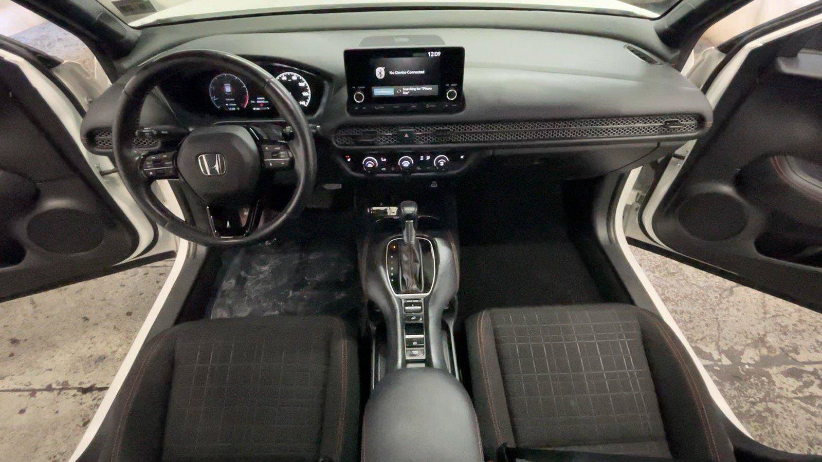 Certified 2025 Honda HR-V Sport image 29