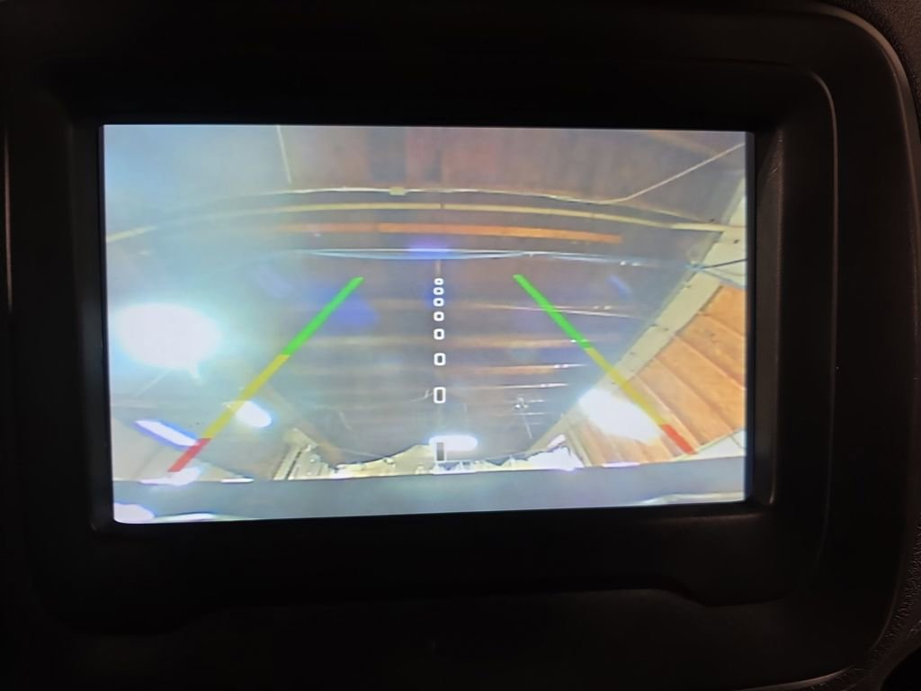 Used 2018 Jeep Renegade Altitude image 22