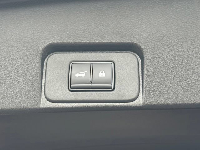 Used 2026 Nissan Rogue SV AWD/4WD image 19