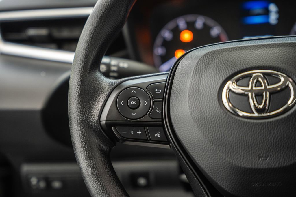 Certified 2025 Toyota Corolla LE image 27