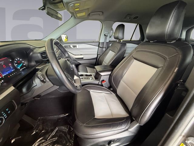 Used 2023 Ford Explorer XLT w/ Equipment Group 202A image 10