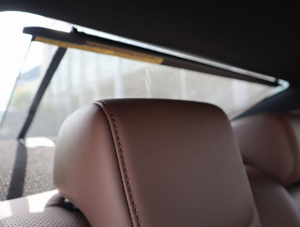 Used 2025 Lexus ES 350 w/ Premium Package image 29