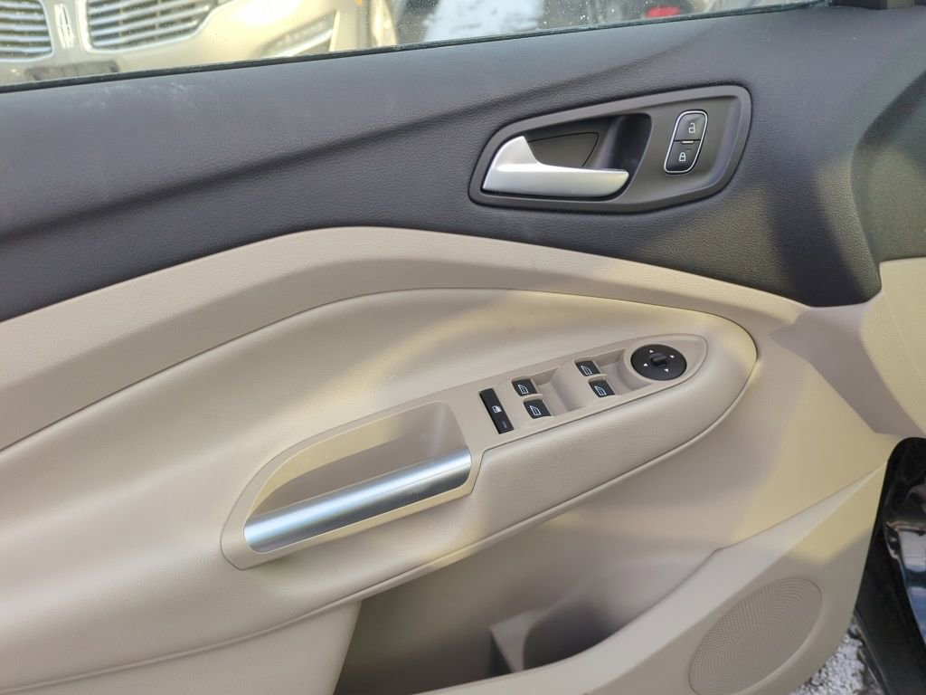 Used 2017 Ford Escape SE w/ SE Leather Comfort Package image 8