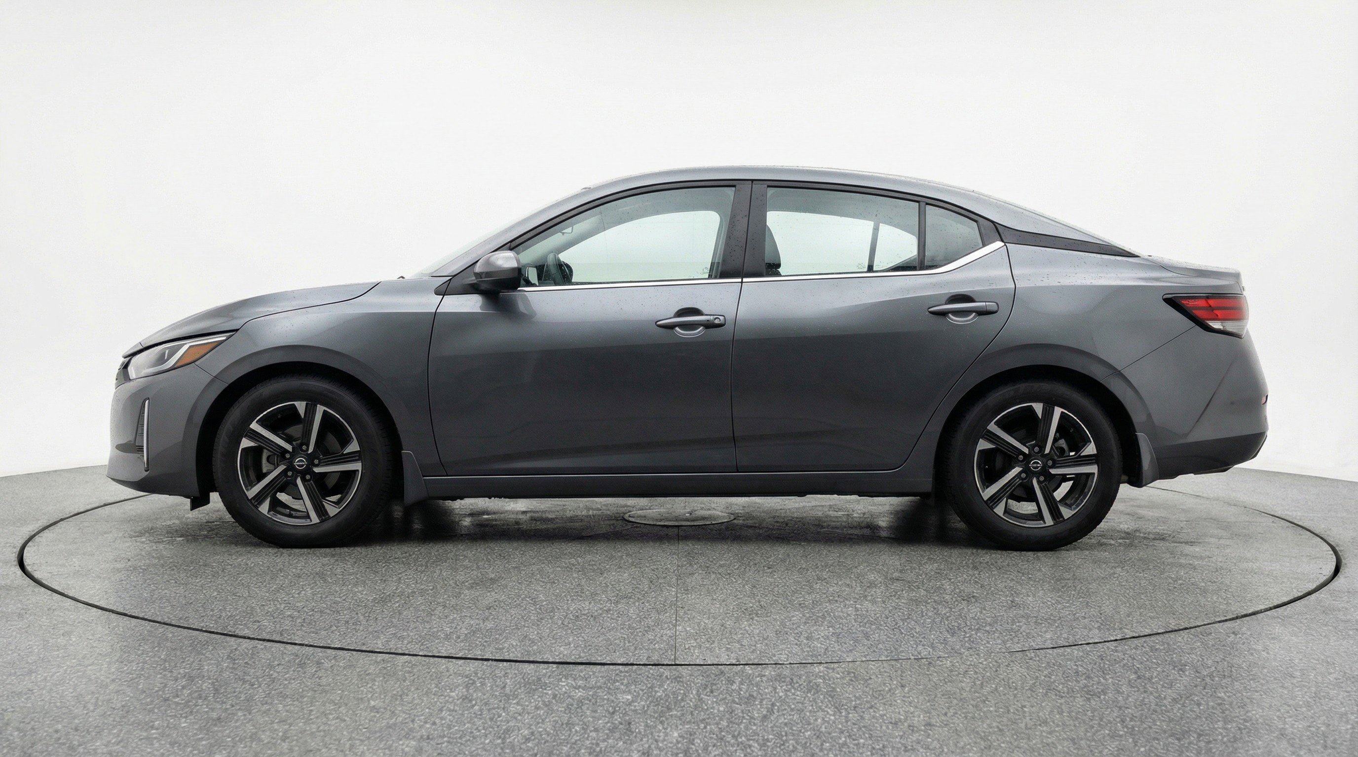 Used 2025 Nissan Sentra SV image 5