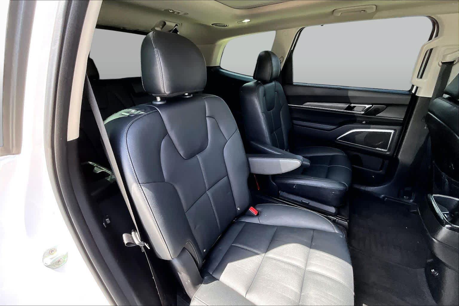 Used 2022 Kia Telluride SX w/ Nightfall Edition Package AWD/4WD image 19