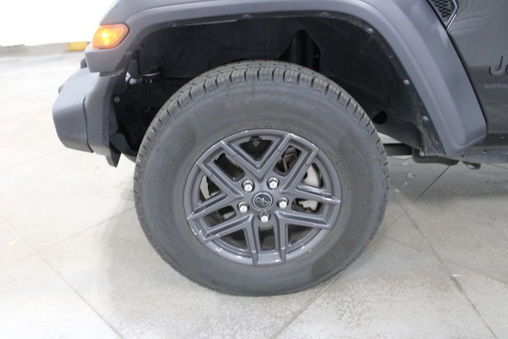 Used 2024 Jeep Wrangler Sport S image 14