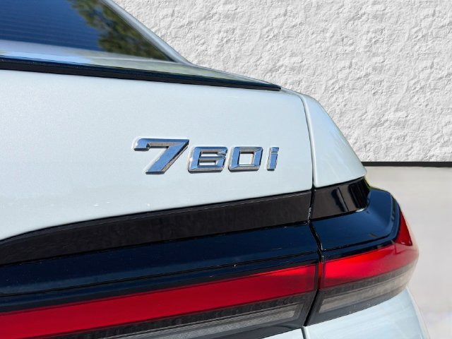 Used 2024 BMW 760i xDrive w/ Premium Package 2 AWD/4WD image 11