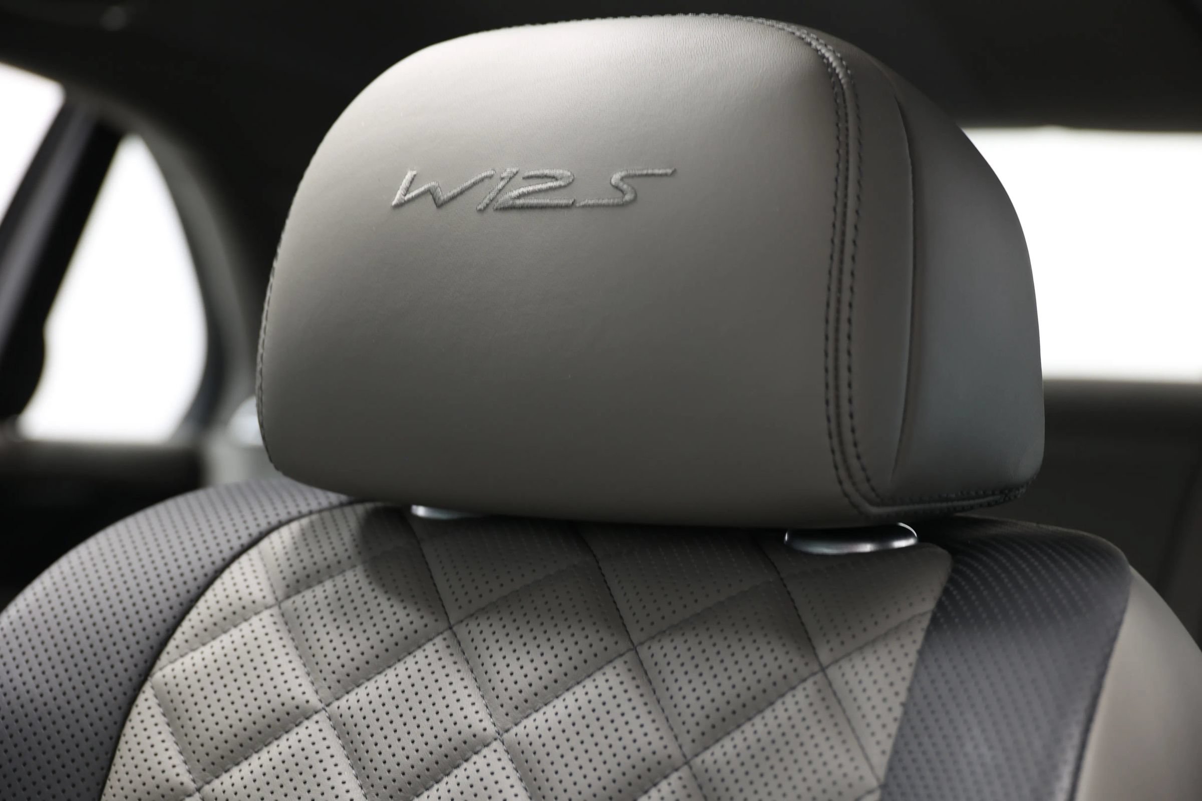Used 2018 Bentley Flying Spur S W12 AWD/4WD image 19