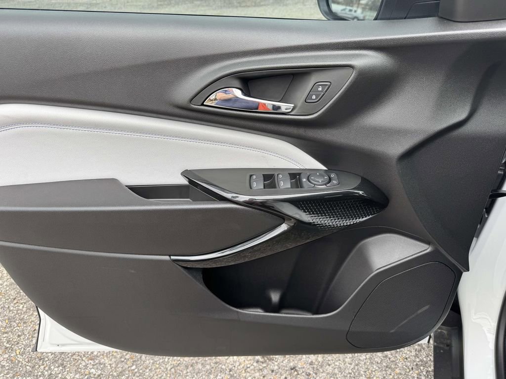 New 2026 Chevrolet Trax LT w/ Sunroof Package image 19