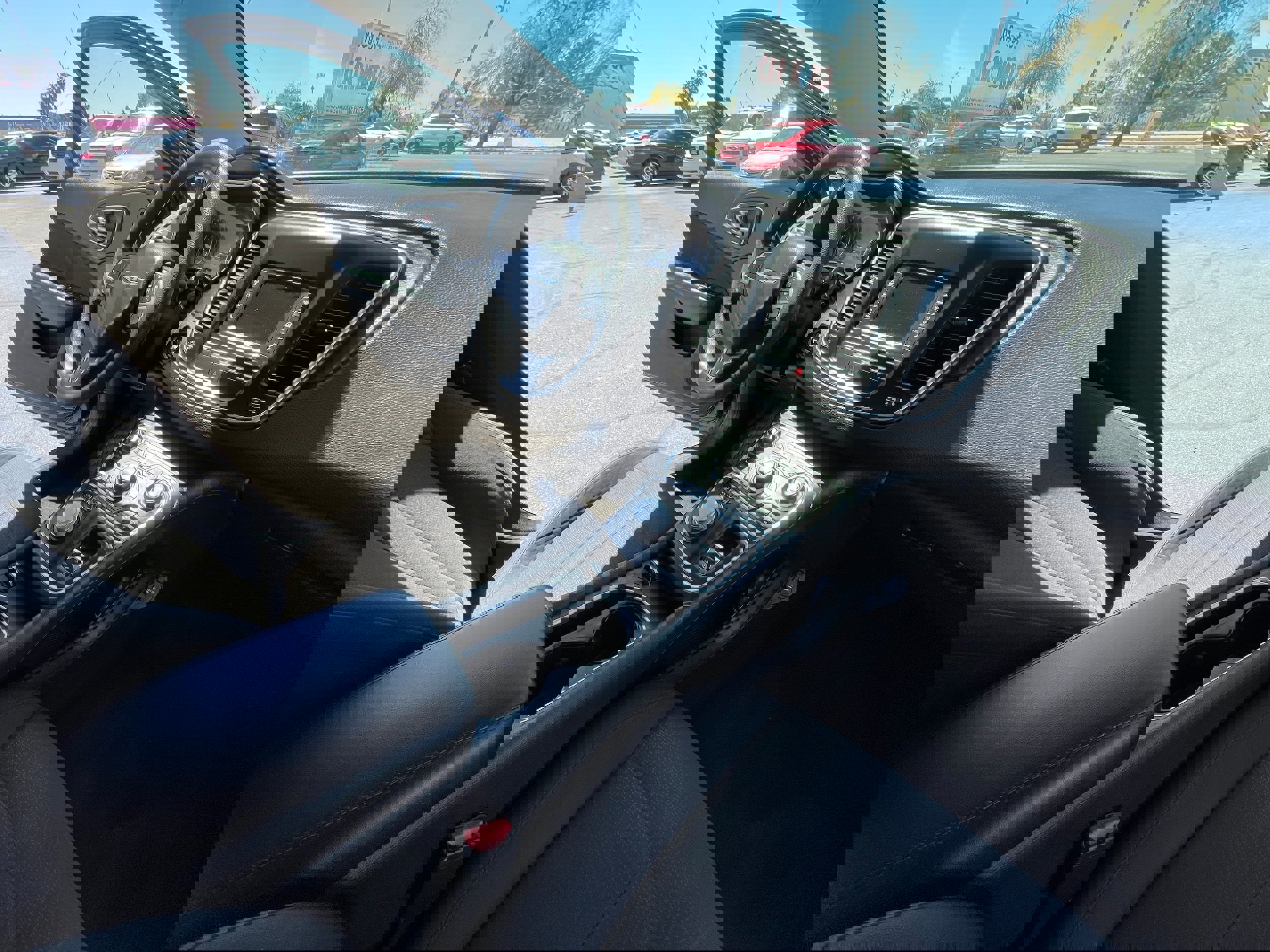 Used 2016 Chrysler 200 Limited image 21