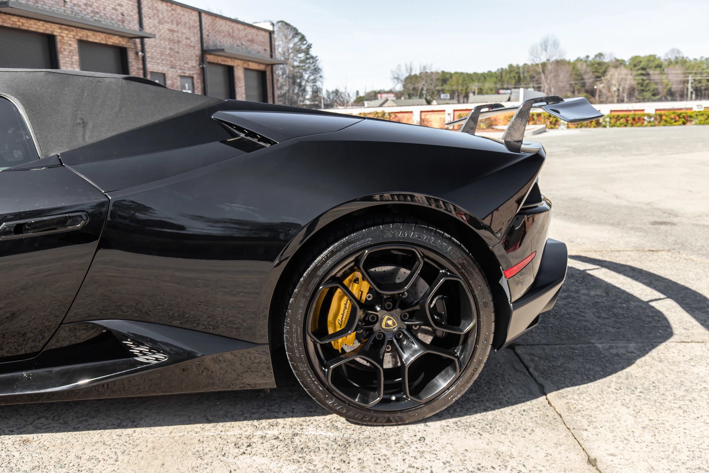 Used 2017 Lamborghini Huracan LP 610-4 image 9