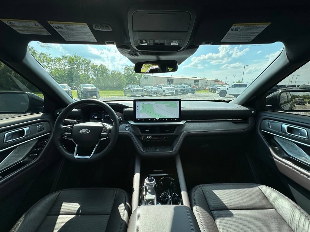 Used 2025 Ford Explorer Platinum w/ Ultimate Package AWD/4WD image 10