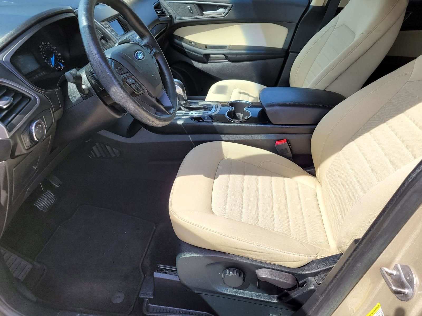 Used 2017 Ford Edge SE w/ Cargo Accessory Package FWD image 21