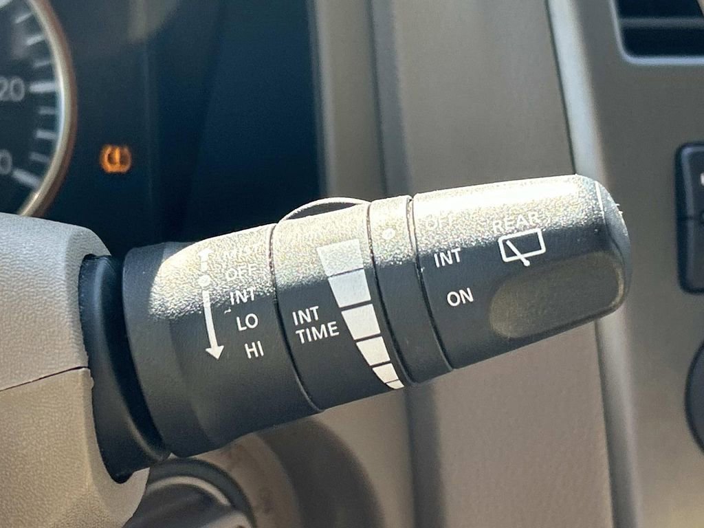 Used 2013 Nissan Armada Platinum image 34