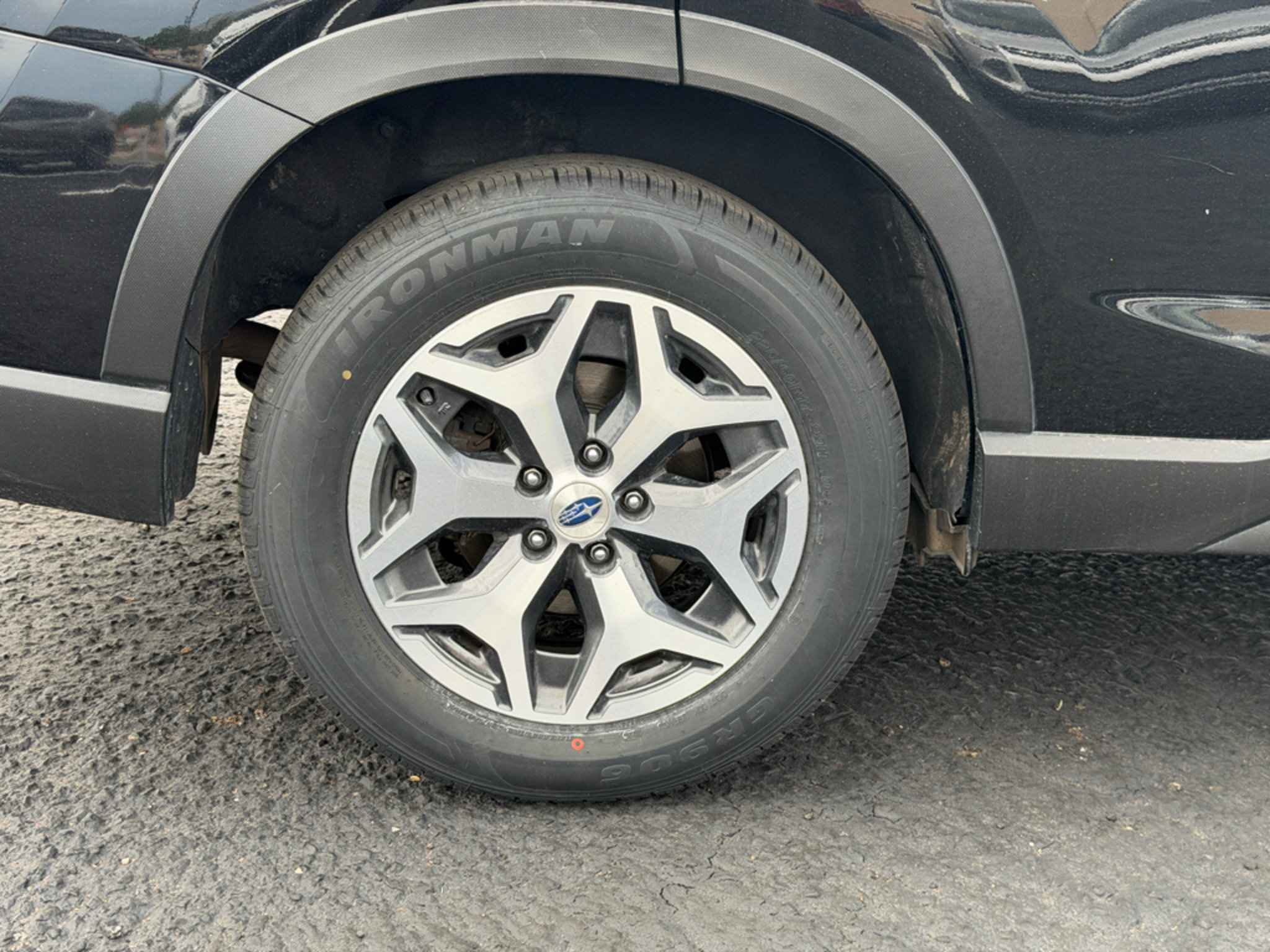 Used 2022 Subaru Forester Premium AWD/4WD image 3